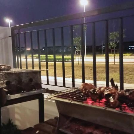 Prima Guest House - Puncak Alam Homestay Mus-Lim Friendly Bandar Puncak Alam Esterno foto