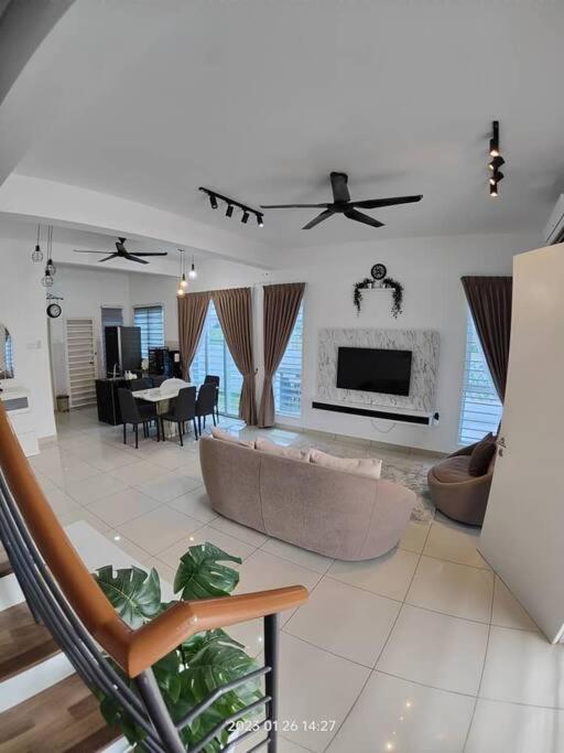 Prima Guest House - Puncak Alam Homestay Mus-Lim Friendly Bandar Puncak Alam Esterno foto
